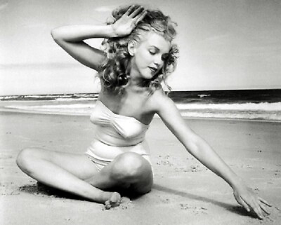 #ad Actress and Model Marilyn Monroe at Tobay Beach Long Island 8x10 Movie Photo 152 $7.43