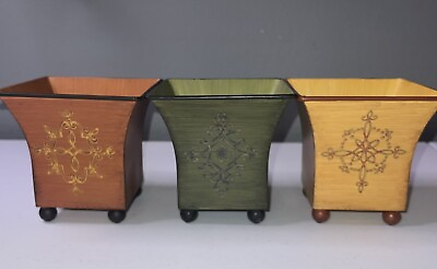 T1 Southern Living at Home Set of 3 Tole Painted Cache Pots Metal Planter Footed $15.00