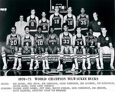 #ad NBA 1970 71 Milwaukee Bucks Team Picture World Champions 8 X 10 Photo Picture $5.59