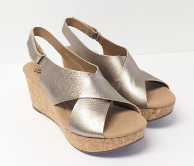 #ad Clarks Annadel Eirwyn Wedge Sandals Gold Metallic Women#x27;s 10 M $59.95