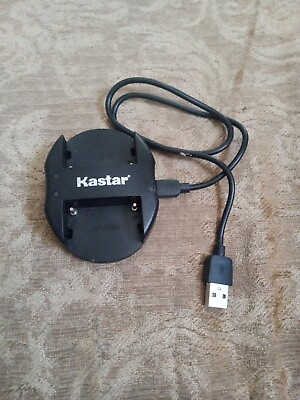 Kastar USB Duel Charger Input:5 V Output 8.4 V NP F550 Pre owned $10.00