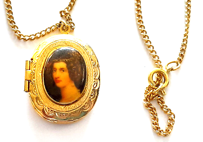 #ad Beautiful Gold Tone 1.5quot; Picture Locket That Opens on Gold Tone 18quot; Chain $18.20