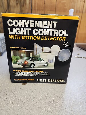 #ad MOTION DETECTOR WITH SECURITY LIGHT NEW IN BOX $15.99