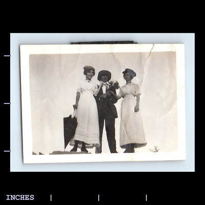 #ad Vintage Photo VICTORIAN ERA WOMEN WITH UMBRELLA MAN $5.00