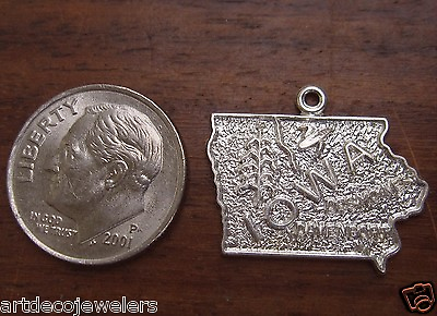 #ad Vintage silver IOWA STATE MAP DESMOINES DAVENPORT BEAUCRAFT charm BEAU #G $3.00