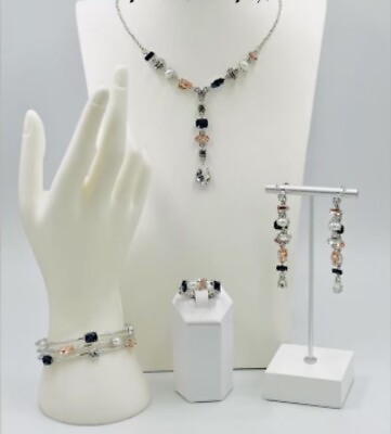 Paparazzi Jewelry Fiercely Fifth Avenue Set September 2023 $17.00