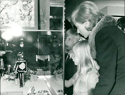 #ad 1970 PRINCESS PAOLA DIVERS GEOISES POLLOCKS DES... Vintage Photograph 4126001 $15.90