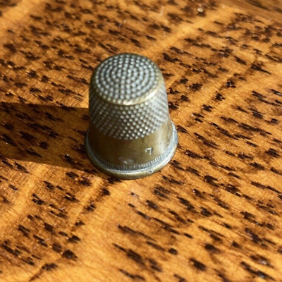 #ad Very Old Vintage Antique Brass or Copper Collectible Thimble Sewing $10.00