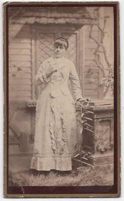 #ad ANTIQUE CDV CIRCA 1880s GEO KEYN GORGEOUS YOUNG LADY IN DRESS OMAHA NEBRASKA $19.99