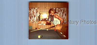 #ad FOUND COLOR PHOTO K7986 MAN POSED AT POOL TABLE STARING AT BALL $3.98