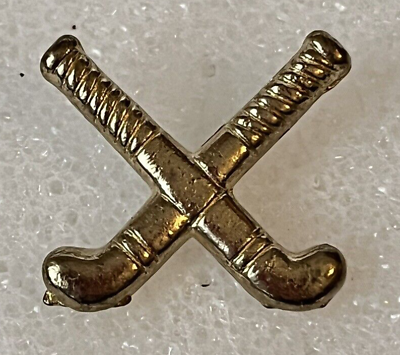 #ad Vintage Crossed Hockey Sticks Pin Pinback Lapel Hat Jacket Gold Tone $9.99