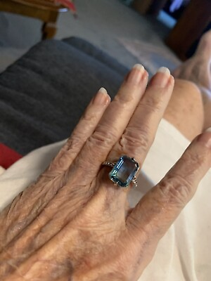 Ring Sz 7. Gorgeous Crystal Oblong Blue Beauty On Silver Thin Metal Setting. $16.04