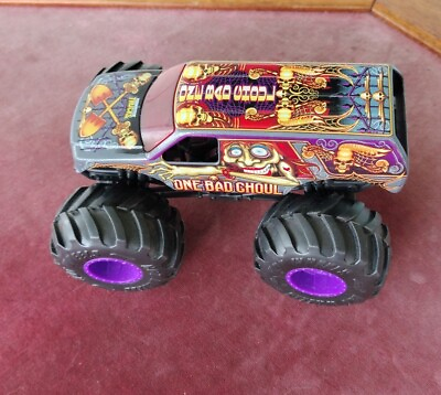 1:24 Scale Hot Wheels Monster Jam One Bad Ghoul Big Truck Metal Body Rubber $19.95