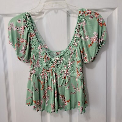Urban Outfitters Green Angelo Smocked Bodice Puff Sleeve Crop Top. Size S $25.00