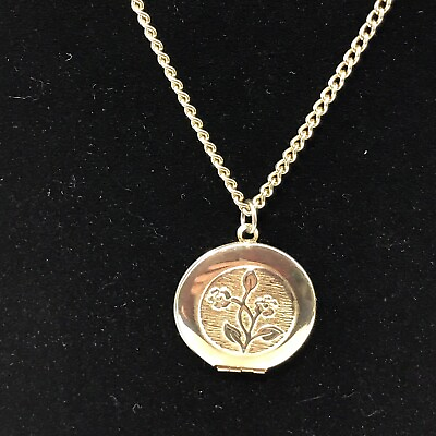 #ad Gold Tone Circle Locket And Chain Flowers 21” JL1–13 $11.98